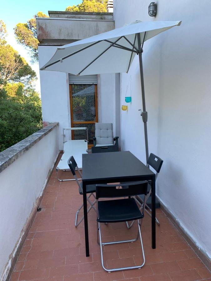 Bellavista Beachfront Apartments Quercianella Exterior foto